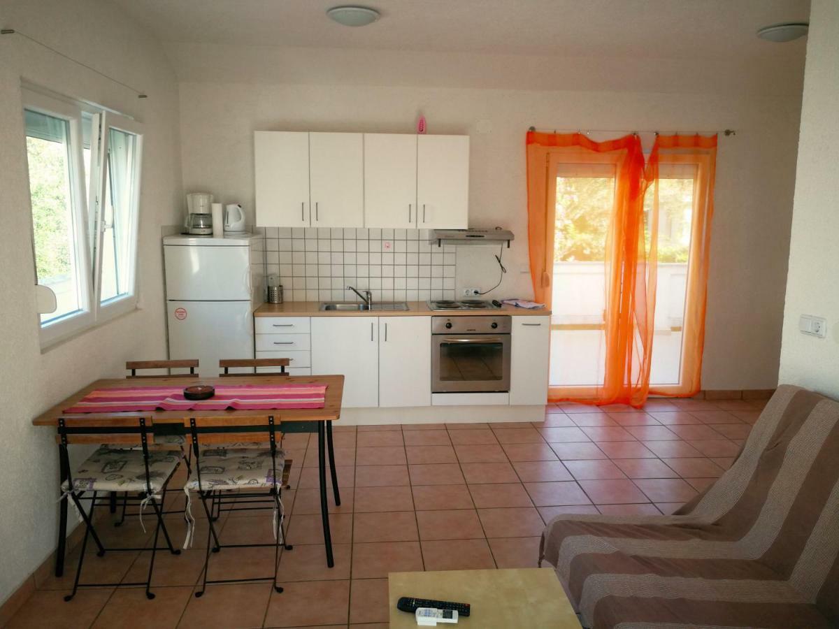 Family Friendly Apartments Island Rab Kampor Exterior foto