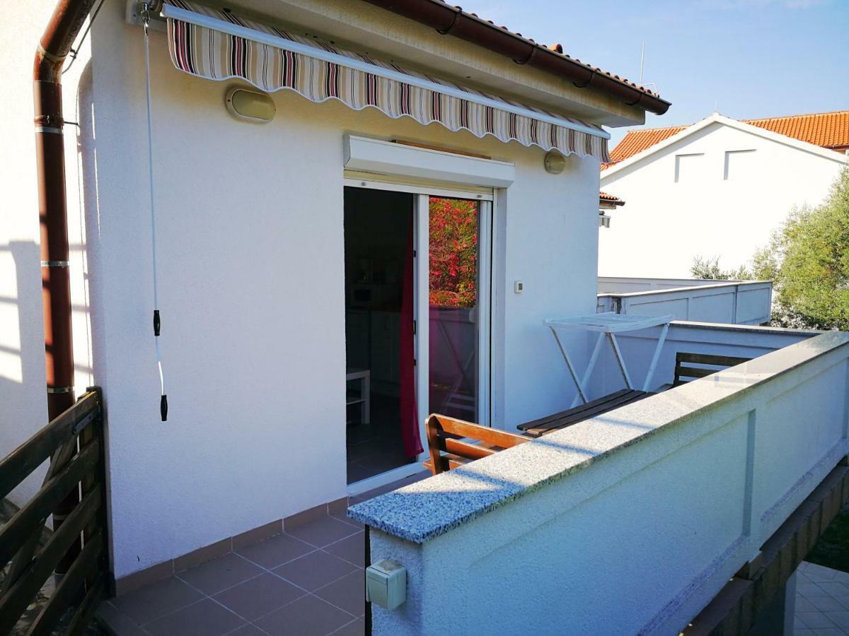 Family Friendly Apartments Island Rab Kampor Exterior foto