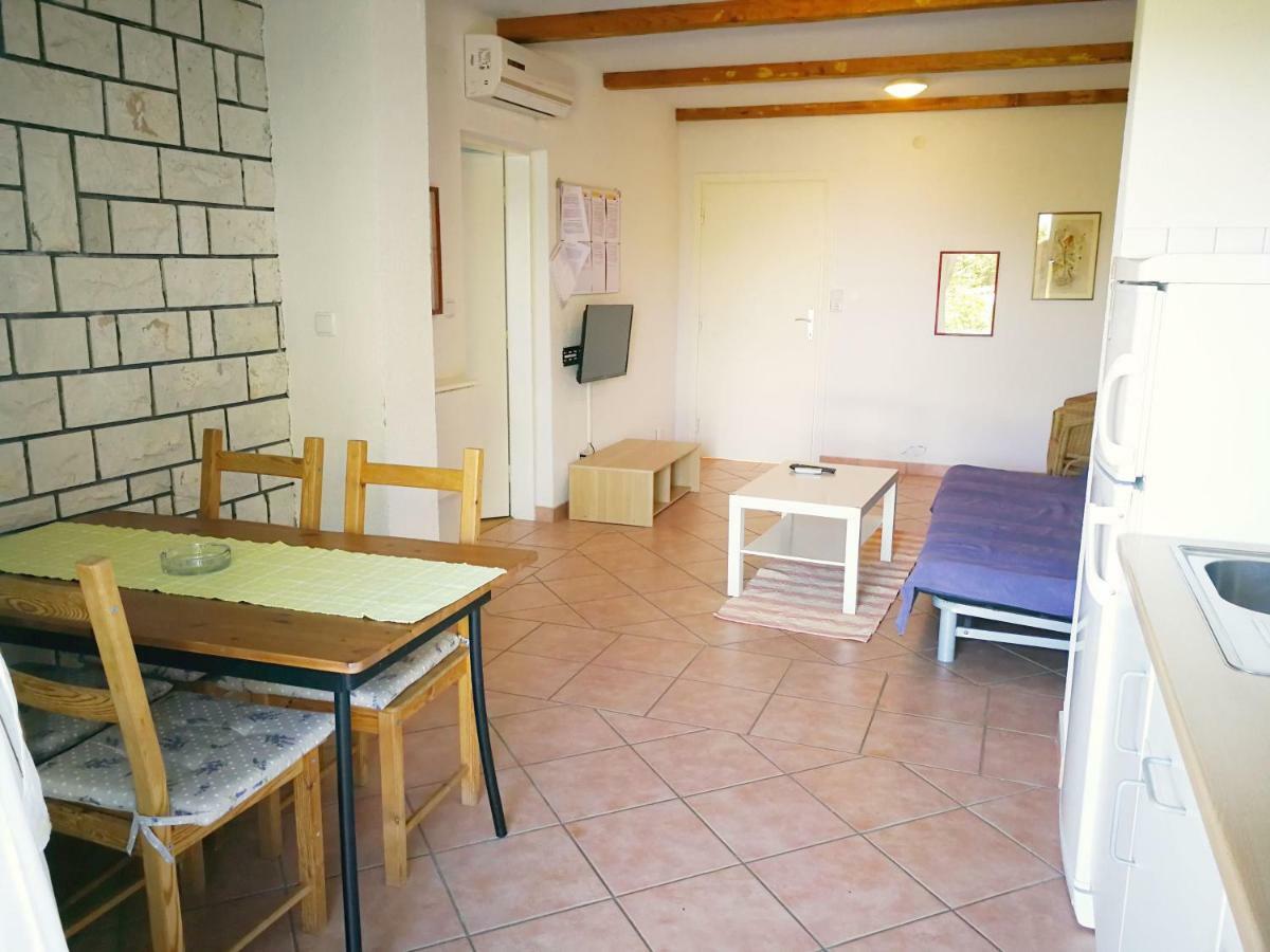 Family Friendly Apartments Island Rab Kampor Exterior foto