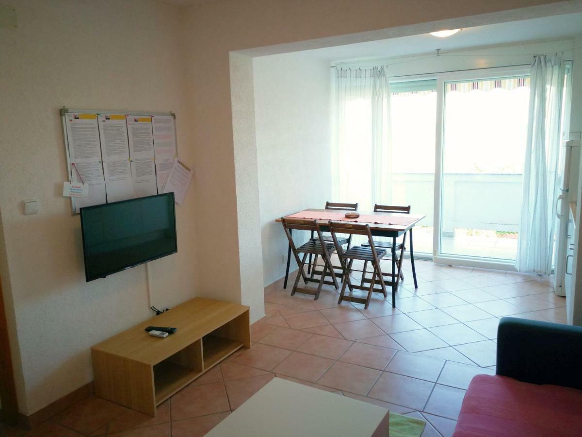 Family Friendly Apartments Island Rab Kampor Exterior foto