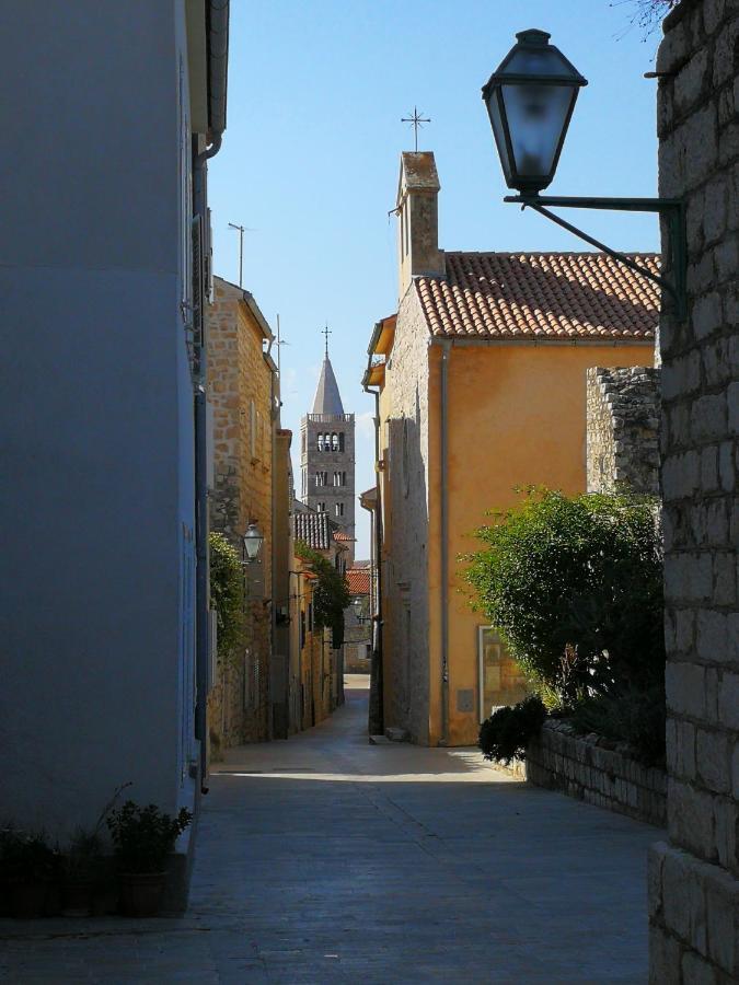 Family Friendly Apartments Island Rab Kampor Exterior foto